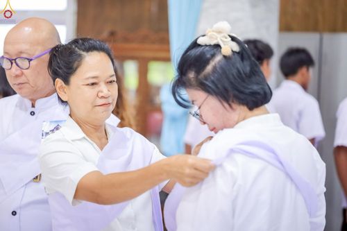 ภาพ No.249085:วันที่ 26-28 กันยายน พ.ศ. 2568 โครงการอบรม อุบาสกแก้ว อุบาสิกาแก้ว รุ่นที่ 3  ณ ศูนย์ปฏิบัติธรรมสมุทรปราการ ได้รับความเมตตาจากคณะสงฆ์ในพื้นที่  รวมถึงผู้บริหารสถานศึกษา ที่นำนักเรียนระดับมัธยมปลาย  มารับฟังข้อมูลเพื่อที่จะเป็นกำลังสำคัญ ในการเข้าร่วมขบวน