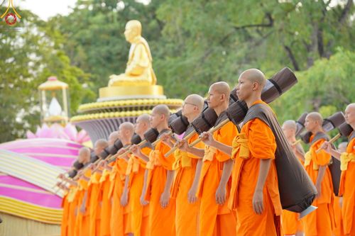 ภาพ No.186937:พระธรรมยาตราปฏิบัติธรรม และถ่ายภาพหมู่ประวัติศาสตร์ ปีที่ 13 ณ ลานทิศตะวันออก มหาวิหารพระมงคลเทพมุนี วัดพระธรรมกาย จ.ปทุมธานี วันเสาร์ที่ 28 ธันวาคม พ.ศ. 2567