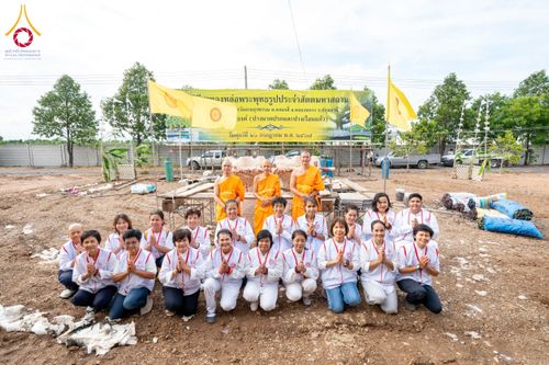 ภาพ No.152619:พิธีเททองหล่อพระพุทธรูปประจำสัตตมหาสถาน ธรรมอุทยานอุโบสถวัดสายสุวพรรณ - กิจกรรมปลูกต้นไม้เฉลิมพระเกียรติ พระบาทสมเด็จพระเจ้าอยู่หัว วันที่ 26 กรกฎาคม พ.ศ. 2567