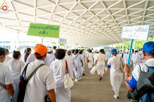 ภาพ No.221572:วันอังคารที่ 22 เมษายน พ.ศ. 2568 ภาพพิธีถวายมหาสังฆทานคณะสงฆ์ 40,000 กว่าวัดทั่วประเทศ เนื่องในวันคุ้มครองโลก ชุดที่ 2 (ปลื้มให้สมการรอคอย) ณ ลานธรรมพระมหาธรรมกายเจดีย์ วัดพระธรรมกาย