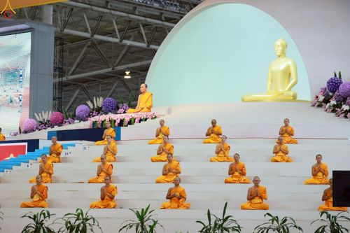 ภาพ No.236073:วันที่ 3 สิงหาคม พ.ศ. 2568 พิธีบูชาข้าวพระ ณ สภาธรรมกายสากล วัดพระธรรมกาย