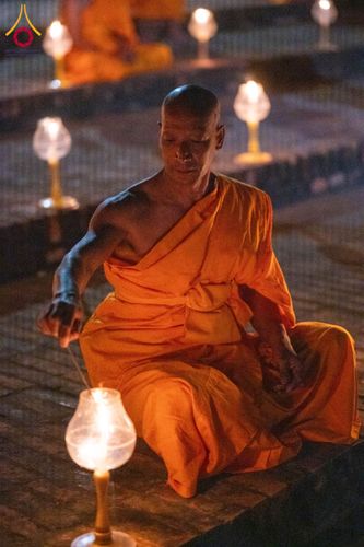 ภาพ No.130633:พิธีจุดโคมประทีปถวายเป็นพุทธบูชา ในโครงการบรรพชา 1,250 รูป ณ มหาวิหารมายาเทวี แดนประสูติ สวนลุมพินี ประเทศเนปาล วันที่ 9 มีนาคม พ.ศ. 2567