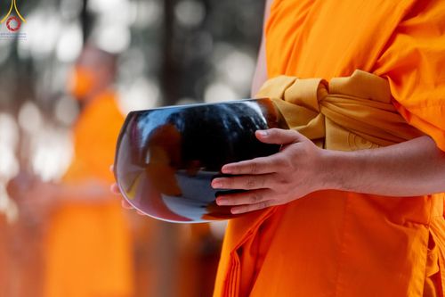 ภาพ No.107548:พิธีตักบาตรพระธรรมยาตราฯ ในโครงการธรรมยาตรากตัญญูบูชา มหาปูชนียาจารย์ พระมงคลเทพมุนี(สด จนฺทสโร) พระผู้ปราบมาร ปีที่ 12 ณ อนุสรณ์สถานมหาวิหารพระมงคลเทพมุนี อ.สองพี่น้อง จ.สุพรรณบุรี วันที่ 7 มกราคม พ.ศ. 2567