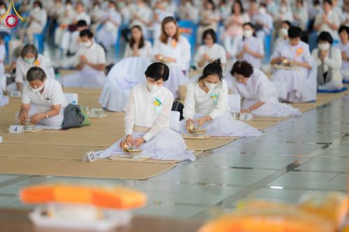 ภาพ No.100161:พิธีบุพเปตพลี  ครั้งที่ 143 วันที่ 27 พฤศจิกายน พ.ศ. 2566 วันพระ ขึ้น 15 ค่ำ เดือน 12 ณ หอฉันคุณยายอาจารย์ฯ วัดพระธรรมกาย