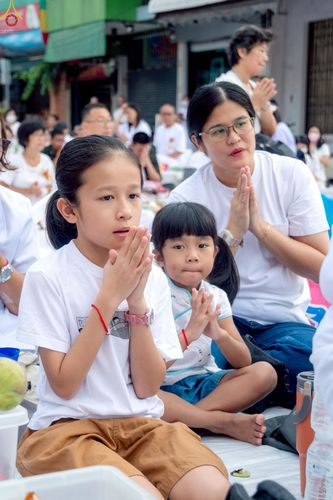 ภาพ No.237072:วันอาทิตย์ที่ 10 สิงหาคม พ.ศ. 2568 มหาสังฆทานครั้งยิ่งใหญ่ ตักบาตรพระ 10,000 รูป ถ.นิพัทธ์อุทิศ 3 ใจกลางนครหาดใหญ่ จ.สงขลา (ชุดที่ 2)