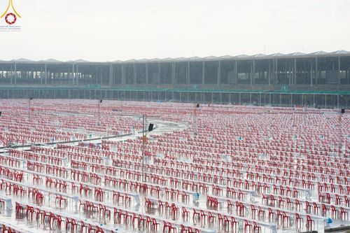 ภาพ No.218795:วันศุกร์ที่ 18 เมษายน พ.ศ. 2568 การเตรียมงานในลานธรรม , พระมหาธรรมกายเจดีย์ เพื่องานวันคุ้มครองโลก 22 เมษายน พ.ศ. 2568