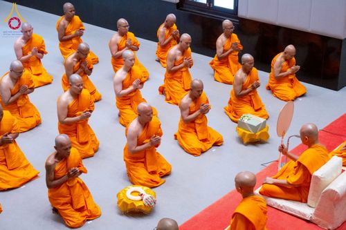 ภาพ No.244797:วันเสาร์ที่ 6 กันยายน พ.ศ. 2568 พิธีถวายบาตร บรรพชา อุปสมบทของนาคธรรมทายาท โครงการอุปสมบทหมู่บูชาธรรมครบรอบ 108 ปี  วันครูผู้ค้นพบวิชชาธรรมกาย ณ โบสถ์พระไตรปิฎก วัดพระธรรมกาย