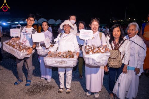 ภาพ No.116294:พิธีถวายภัตตาหารเป็นสังฆทาน แด่คณะพระธรรมยาตรา ปีที่ 12 วันที่ 21 มกราคม พ.ศ. 2567 ณ วัดโบสถ์(บน) บางคูเวียง จ.นนทบุรี