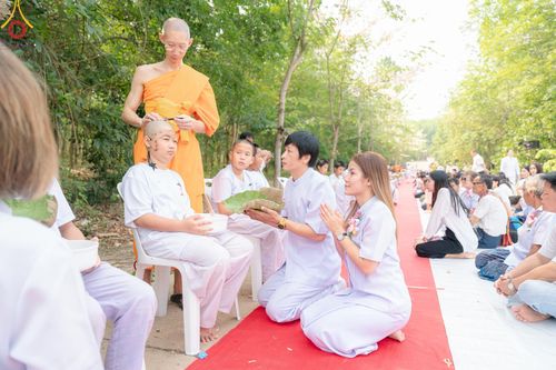 ภาพ No.135062: พิธีบรรพชาสามเณร  พิธีตักบาตรฉลองสามเณรใหม่ วันที่ 1 เมษายน พ.ศ.2567 ในโครงการบรรพชาสามเณรฟื้นฟูพระพุทธศาสนาทั่วไทย ณ ศูนย์ปฏิบัติธรรมแก้วเมืองเลย