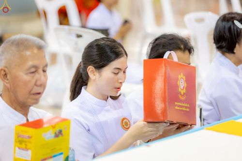 ภาพ No.236359:วันที่ 3 สิงหาคม พ.ศ. 2568 พิธีถวายมหาสังฆทานคณะสงฆ์ 2,000 กว่าวัดทั่วประเทศ ปีที่ 25 , พิธีถวายไทยธรรมคณะสงฆ์ 323 วัด 4 จังหวัดชายแดนภาคใต้ ณ วัดพระธรรมกาย