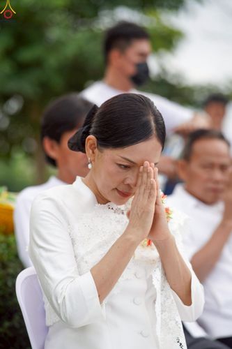 ภาพ No.229863:วันพฤหัสบดีที่ 26 มิถุนายน พ.ศ. 2568 พิธีตักบาตรพระ 1,165 รูป ฉลองก่อตั้งเมืองวานรนิวาส ครบรอบ 164 ปี ณ ถนนวานรนิวาส-อากาศอำนวย อ.วานรนิวาส จ.สกลนคร