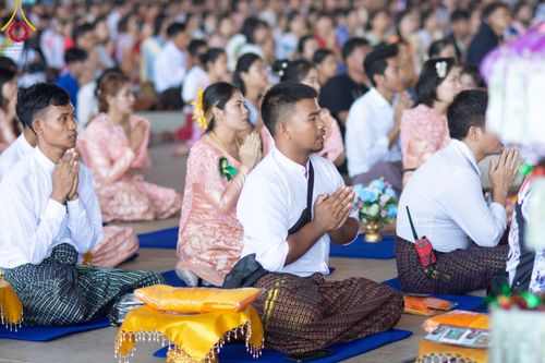 ภาพ No.100053:พิธีทอดผ้าป่า เมียนมาร์ และพิธีสวดธรรมจักร ครั้งที่ 5 ประจำปี พ.ศ. 2566 วันอาทิตย์ที่ 3 ธันวาคม พ.ศ. 2566