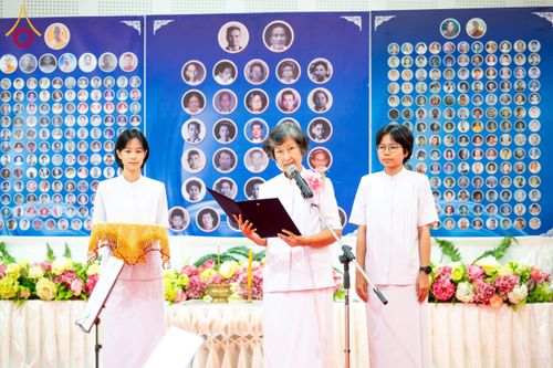 ภาพ No.149442:พิธีทักษิณานุปทานแด่บรรพชนตระกูลผ่องสวัสดิ์ และหมู่ญาติที่ล่วงลับไปแล้ว ประจำปี ครั้งที่ 19 วันพฤหัสบดีที่ 22 สิงหาคม พ.ศ. 2567 ณ พระมหาเจดีย์ทัตตชีโว ศูนย์อบรมเยาวชนกาญจนบุรี