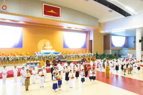 ภาพ No.124651:พิธีมอบโล่วัชรเกียรติยศ โครงการตอบปัญหาศีลธรรมเพื่อสันติภาพโลก (World-PEC) ต่างประเทศ ครั้งที่ 17 ณ ห้องแก้วสารพัดนึก 1 วัดพระธรรมกาย ในวันมาฆบูชา เสาร์ที่ 24 กุมภาพันธ์ พ.ศ. 2567