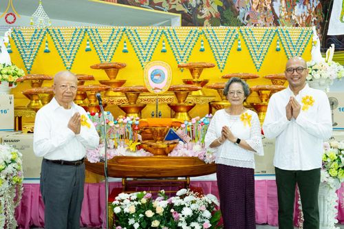 ภาพ No.162741:โครงการกฐินสามัคคีทั่วไทย 30,000 วัด บูชาธรรม 80 ปี หลวงพ่อธัมมชโย โดย คณะศิษยานุศิษย์วัดพระธรรมกาย ณ วัดโบสถ์บน จ.นนทบุรี วันที่ 19 ตุลาคม พ.ศ. 2567