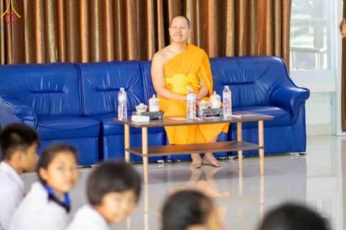 ภาพ No.104912:วันรวมพลังเด็กดี V-star ผู้นำฟื้นฟูศีลธรรมโลก จังหวัดกำแพงเพชร ณ ศูนย์ปฏิบัติธรรมกำแพงเพชร ในอุปถัมภ์พระพรหมวชิรปัญญาจารย์ วันที่ 22 ธันวาคม พ.ศ. 2566