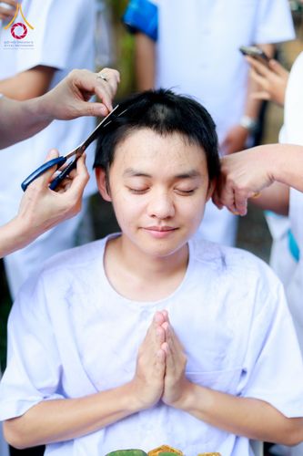 ภาพ No.135726:พิธีปลงผมธรรมทายาท โครงการบรรพชาและอุปสมบทหมู่ รุ่นบูชาธรรม 80 ปี หลวงพ่อธัมมชโย ณ หมู่บ้านบรรลุธรรม วัดพระธรรมกาย วันที่ 7 เมษายน พ.ศ. 2567