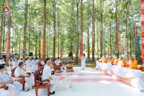 ภาพ No.169561:พิธีทอดกฐิน ณ ศูนย์ปฏิบัติธรรมนานาชาติตะวันพร้าว จ.เชียงใหม่ ในโครงการกฐินสามัคคีทั่วไทย 30,000 วัด บูชาธรรม 80 ปี หลวงพ่อธัมมชโย โดยคณะศิษยานุศิษย์วัดพระธรรมกาย วันที่ 25 ตุลาคม พ.ศ. 2567