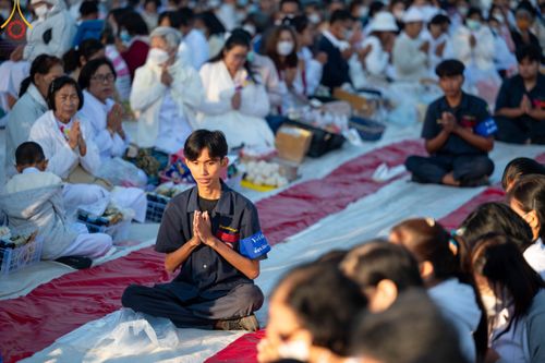 ภาพ No.103853:พิธีตักบาตรพระ 1,000 รูป ครั้งที่ 7 ถวายเป็นพุทธบูชา เพื่อช่วยเหลือคณะสงฆ์ 323 วัด 4 จังหวัดชายแดนภาคใต้ และถวายแด่คณะสงฆ์จังหวัดพิษณุโลก ณ ลานธรรมธุดงคสถานพิษณุโลก อ.วังทอง จ.พิษณุโลก วันที่ 24 ธันวาคม พ.ศ. 2566