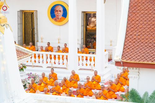 ภาพ No.197159:พิธีจุดประทีปถวายเป็นพุทธบูชา และบูชาธรรมมหาปูชนียาจารย์ ณ วัดโบสถ์(บน) ตำบลบางคูเวียง อำเภอบางกรวย จังหวัดนนทบุรี ในโครงการธรรมยาตรา กตัญญูบูชา มหาปูชนียาจารย์ พระมงคลเทพมุนี(สด จนฺทสโร) พระผู้ปราบมาร อนุสรณ์สถาน 7 แห่ง ปีที่ 13 วันที่ 18 มกราคม พ.ศ. 25