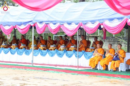 ภาพ No.174110:พิธีวางศิลาฤกษ์มหาสมบัติ โปรยรัตนชาติบ่อมงคลเศรษฐี ติดแผ่นทอง ลูกนิมิต - ช่อฟ้า เพื่อสถาปนาสร้างอุโบสถ บูชาธรรม 80 ปีหลวงพ่อธัมมชโย ณ วัดทุ่งเจริญธรรม อ.อมก๋อย จ.เชียงใหม่ วันที่ 8 พฤศจิกายน พ.ศ. 2567