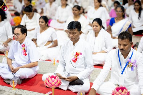 ภาพ No.331506:วันที่ 31 พฤษภาคม พ.ศ. 2569  สภาพุทธศาสนาแห่งอินเดีย (Indian Buddhist Council)  ร่วมกับมูลนิธรรมกาย จัดงานวิสาขบูชานานาชาติ  ณ วัดพุทธสันติวันธรรมชัย