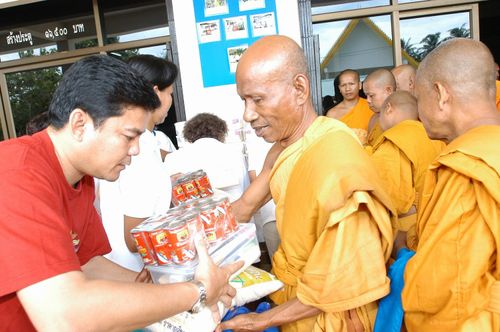 ภาพ No.3047:พิธีถวายสังฆทานแด่คณะสงฆ์ 238 วัด ใน 3 จังหวัดภาคใต้ ครั้งที่ 3