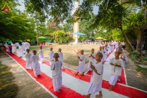 ภาพ No.318885:วันจันทร์ที่ ๖ เมษายน พ.ศ.๒๕๖๙  โครงการบรรพชาสามเณรภาคฤดูร้อน ประจำปี ๒๕๖๙  บูชาธรรม ๘๒ ปี หลวงพ่อธัมมชโย  ณ วัดห้วยตองสัก อำเภอจอมทอง จังหวัดเชียงใหม่