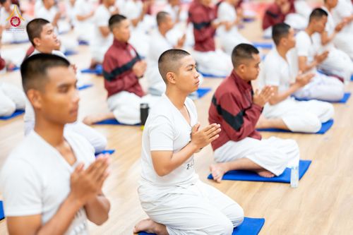 ภาพ No.350161:วันที่ 17-18 กันยายน พ.ศ. 2569 โครงการบรรพชาพัฒนาคุณธรรม จริยธรรม สำหรับนักเรียนนายสิบตำรวจ (นสต.) รุ่นที่ 16 ศูนย์ฝึกอบรมตำรวจภูธรภาค 1  ได้จัดกิจกรรม ณ สภาธรรมกายสากล ห้องแก้ว2