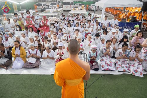 ภาพ No.298589:วันที่ 20 มกราคม พ.ศ. 2569 พิธีถวายภัตตาหารเป็นสังฆทาน แด่พระธรรมยาตรา ณ อนุสรณ์สถานบางปลา วัดบางปลา อำเภอบางเลน จังหวัดนครปฐม ในโครงการธรรมยาตรา กตัญญูบูชา มหาปูชนียาจารย์ พระมงคลเทพมุนี(สด จนฺทสโร) พระผู้ปราบมาร อนุสรณ์สถาน 7 แห่ง ปีที่ 14