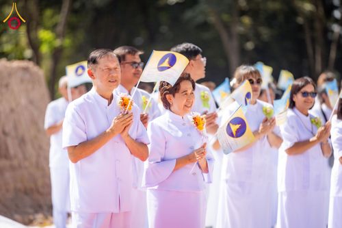 ภาพ No.285809:วันพุธที่ 10 ธันวาคม พ.ศ.2568  พิธีตอกเสาเข็มมงคลต้นสุดท้าย รองรับองค์พระเจดีย์เพื่อสร้างสันติภาพโลก ณ ศูนย์ปฏิบัติธรรมและศูนย์อบรมเยาวชน ชัยนาท