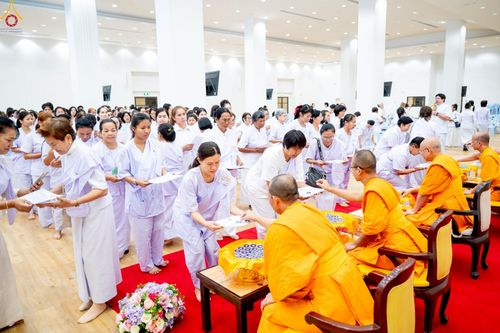 ภาพ No.242890:วันที่ 29-31 สิงหาคม พ.ศ. 2568 องค์กรภาคีเครือข่าย “บวร” (บ้าน-วัด-โรงเรียน-ราชการ) อ.คลองหลวง จัดบวชอุบาสิกาแก้ว ถวายพระราชกุศลแด่สมเด็จพระพันปีหลวง - กตัญญูบูชาแด่ผู้มีพระคุณ