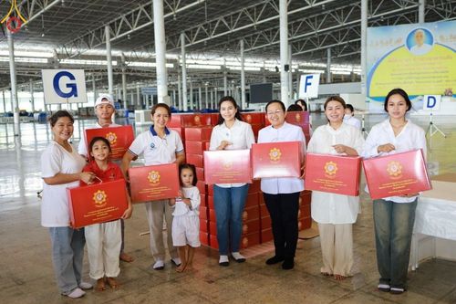 ภาพ No.212193:วันจันทร์ที่ 17 มีนาคม พ.ศ. 2568 บุญบรรจุกล่องไทยธรรม เพื่อถวายแด่พระสังฆาธิการ 40,000 กว่าวัดทั่วไทย ในวันคุ้มครองโลก 22 เมษายน พ.ศ. 2568 ณ บ้านแก้วเรือนทองคุณยายฯ วัดพระธรรมกาย