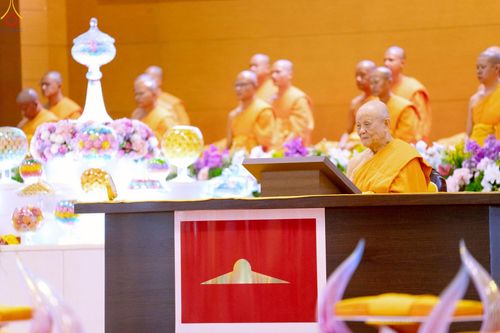 ภาพ No.244095:วันอาทิตย์ที่ 7 กันยายน พ.ศ. 2568 พิธีทอดผ้าป่าสมทบกฐินวัดพระธรรมกาย และสมทบกฐิน 30,000 วัดทั่วไทย ครั้งที่ 2 ณ ห้องแก้วสารพัดนึก 1 วัดพระธรรมกาย