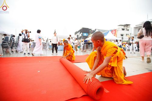 ภาพ No.126939:V.30 เต็มที่ เพื่อโคราช การเตรียมงาน ปฏิบัติงาน และเก็บงาน ของเจ้าหน้าที่หน่วยงานต่างๆ ทุกภาคส่วน เพื่อพิธีทำบุญเมืองนครราชสีมา ฉลอง 556 ปี ตักบาตรพระ 10,000 รูป ในวันเสาร์ที่ 2 มีนาคม พ.ศ.2567 ณ อนุสาวรีย์ท้าวสุรนารี จ.นครราชสีมา จัดโดย คณะสงฆ์จังหวัดนค