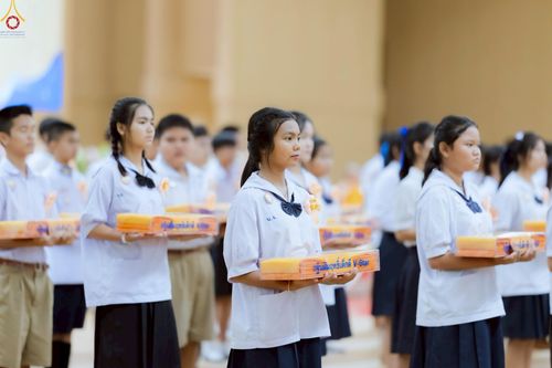 ภาพ No.246085:วันเสาร์ที่ 13 กันยายน พ.ศ. 2568 พิธีมอบผ้าไตรประธานกฐินสัมฤทธิ์เด็กดี V-Star ณ สภาธรรมกายสากล วัดพระธรรมกาย