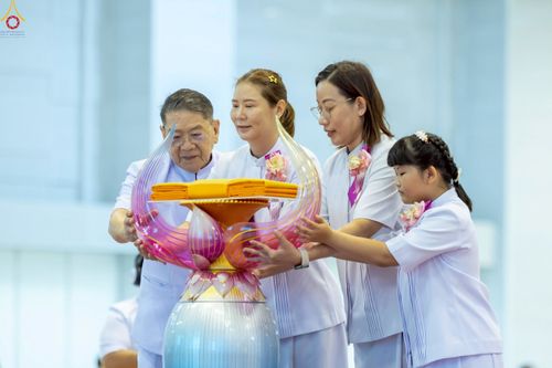 ภาพ No.240862:วันพุธที่ 27 สิงหาคม พ.ศ. 2568 พิธีทอดผ้าป่าเพื่อสร้างอาคาร  82 ปี หลวงพ่อธัมมชโย สมทบกฐินวัดพระธรรมกาย และกฐิน 30,000 วัดทั่วประเทศ ครั้งที่ 1