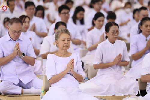 ภาพ No.151331:พิธีบูชาข้าวพระ ในวันอาทิตย์ต้นเดือน วันที่ 1 กันยายน พ.ศ. 2567 ณ สภาธรรมกายสากล วัดพระธรรมกาย