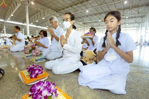 ภาพ No.264015:วันอาทิตย์ที่ 2 พฤศจิกายน พ.ศ. 2568 พิธีตักบาตรอาทิตย์ต้นเดือน ณ บ้านแก้วเรือนทองคุณยายฯ วัดพระธรรมกาย