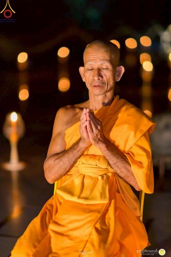 ภาพ No.222316:วันที่ 26-27 เมษายน พ.ศ. 2568 ศูนย์ปฏิบัติธรรมสวนผึ้ง ร่วมกับ ธุดงค์คสถานประจวบคีรีขันธ์ และวัดอ่าวน้อย  จัดกิจกรรมเดินธรรมยาตรา ตักบาตรข้าวสารอาหารแห้ง และจุดประทีปถวายเป็นพุทธบูชา ณ วัดอ่าวน้อย จ.ประจวบคีรีขันธ์