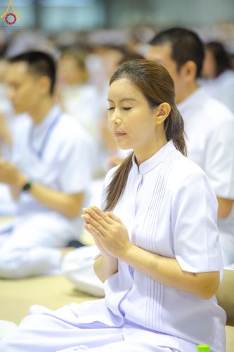 ภาพ No.137335:พิธีตักบาตร และปฏิบัติธรรม ในวันวิสาขบูชา วันพุธที่ 22 พฤษภาคม พ.ศ. 2567 ( วันพระขึ้น15 ค่ำ เดือน 6 ) ณ วัดพระธรรมกาย จ.ปทุมธานี