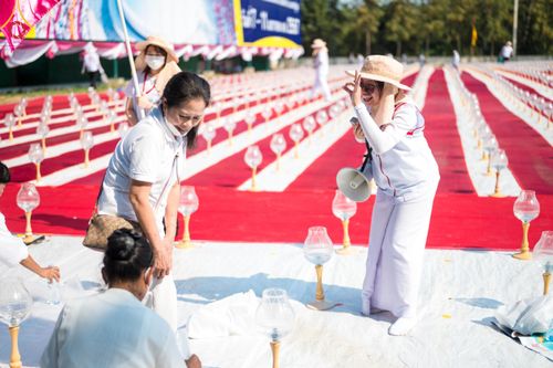 ภาพ No.110160:V.8 พลังทีม การเตรียมงาน เก็บงาน การรับบุญของเจ้าหน้าที่หน่วยงานต่างๆ เพื่อโครงการธรรมยาตรา กตัญญูบูชามหาปูชนียาจารย์ พระมงคลเทพมุนี (สด จนฺทสโร) พระผู้ปราบมาร อนุสรณ์สถาน 7 แห่ง ปีที่ 12 ระหว่างวันที่ 2 - 31 มกราคม พ.ศ.2567