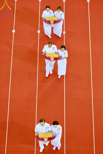 ภาพ No.86298:วันธรรมชัย ปีที่ 55 พิธีทอดผ้าป่ากฐินสมทบครั้งที่1, พิธีเจริญพุทธมนต์ ลูกนิมิตมหาสมบัติฯ พิธีจุดประทีป,พิธีฉลองชัยสวดมนต์บทธัมมจักกัปปวัตนสูตร วันอาทิตย์ที่ 27 สิงหาคม พ.ศ.2566 ณ สภาธรรมกายสากล / มหารัตนวิหารคด วัดพระธรรมกาย