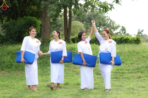 ภาพ No.158419:โครงการอบรมอุบาสก อุบาสิกาแก้ว  ตัวแทนทอดกฐิน 30,000 วัด ทั่วไทย บูชาธรรม 80 ปี หลวงพ่อธัมมชโย ระหว่างวันที่ 20-22 กันยายน พ.ศ. 2567 ณ จังหวัดบุรีรัมย์ รุ่นที่ 3