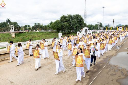 ภาพ No.239321:วันอาทิตย์ที่ 17 สิงหาคม พ.ศ. 2568 พิธีอัญเชิญรูปเหมือนพระมงคลเทพมุนี (สด จันทสโร) ณ ศาลากลางจังหวัดเลย ถึงลานพญานาค สวนสาธารณะกุดป่อง อ.เมือง จ.เลย