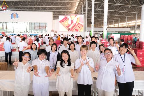 ภาพ No.212171:วันจันทร์ที่ 17 มีนาคม พ.ศ. 2568 บุญบรรจุกล่องไทยธรรม เพื่อถวายแด่พระสังฆาธิการ 40,000 กว่าวัดทั่วไทย ในวันคุ้มครองโลก 22 เมษายน พ.ศ. 2568 ณ บ้านแก้วเรือนทองคุณยายฯ วัดพระธรรมกาย