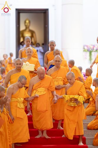 ภาพ No.223886:วันอาทิตย์ที่ 11 พฤษภาคม พ.ศ. 2568 พิธีอุปสมบทสามเณรเปรียญธรรมอุปสมบทอุทิศชีวิต 9 รูป อุบาสก 1 ท่าน ณ อุโบสถพระไตรปิฏกวัดพระธรรมกาย