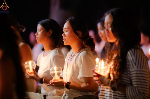 ภาพ No.156526:วัดพุทธบาหลีและวัดพระธรรมกาย จัดปฏิบัติธรรมนานาชาติ 1,151 คนจาก 78 ประเทศ ใน "วันสันติภาพสากล" ณ บาหลี อินโดนีเซีย วันเสาร์ที่ 21 กันยายน พ.ศ. 2567 เวลา 16.00-21.00 น. ณ พิพิธภัณฑ์ ARMA เมืองอูบุด จังหวัดบาหลี ประเทศอินโดนีเซีย