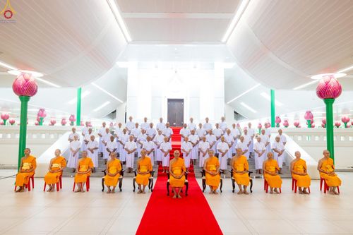 ภาพ No.229005:วันเสาร์ที่ 14 มิถุนายน พ.ศ. 2568 พิธีเวียนประทักษิณ , พิธีขอขมารับผ้าไตร ในโครงการบรรพชาอุปสมบทหมู่ ผู้บริหารรุ่นที่ 15 และ อุดมศึกษา รุ่นที่ 52 ณ โบสถ์พระไตรปิฎก วัดพระธรรมกาย