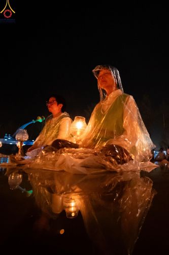 ภาพ No.118330:พิธีจุดประทีปถวายเป็นพุทธบูชา และบูชาธรรมมหาปูชนียาจารย์ พระมงคลเทพมุนี(สด จนฺทสโร) วันที่ 24 มกราคม พ.ศ. 2567 ณ อนุสรณ์สถานบางปลา อ.บางเลน จ.นครปฐม